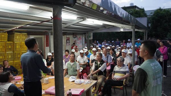 ▲▼民進黨立委范雲與民進黨新竹縣黨部5日晚間在竹縣北埔鄉民宅，舉辦「823新竹要光明：北埔面對面說明會」。（圖／民進黨立委范雲國會辦公室提供）