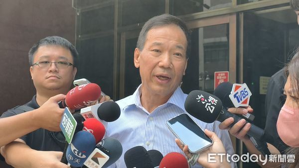 ▲▼國民黨台北市議員鍾小平被柯文哲指控涉犯加重誹謗罪嫌，今（6日）到台北地院出庭，首度與柯對質，當庭致歉獲和解撤告。（圖／記者黃哲民攝）