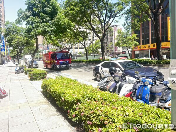 ▲高雄男從12樓墜下，嚇壞路人 。（圖／記者吳世龍翻攝）