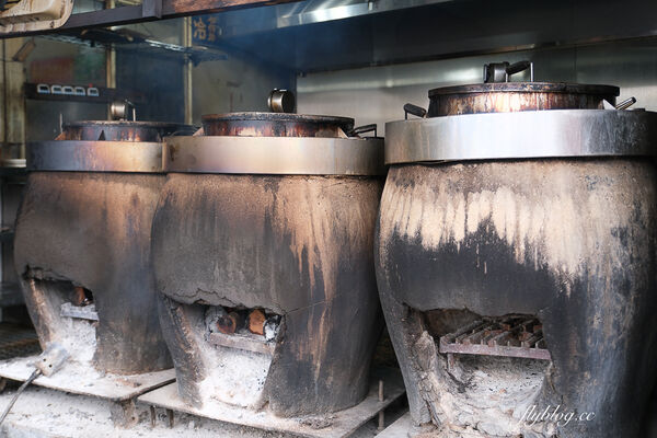 ▲▼龍眼木燻烤福伯黃金雞。（圖／部落客飛天璇提供）