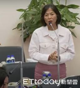 ▲國民黨台南市議會黨團議員6日於市議會召開記者會，呼籲市府緊急撥款6億元投入賑災專戶，協助災民修復家園，並合力捐出200萬元援助災民，呼籲社會各界發揮公私協力，幫助受災戶度過難關。（記者林東良翻攝，下同）