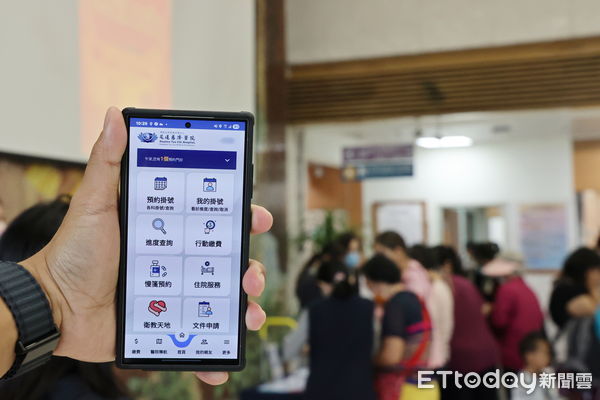 ▲▼花蓮慈院舉辦為期三天「慈濟智能健康管家APP」的限定快閃活動。（圖／慈濟醫學中心提供，下同）
