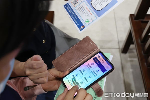 ▲▼花蓮慈院舉辦為期三天「慈濟智能健康管家APP」的限定快閃活動。（圖／慈濟醫學中心提供，下同）