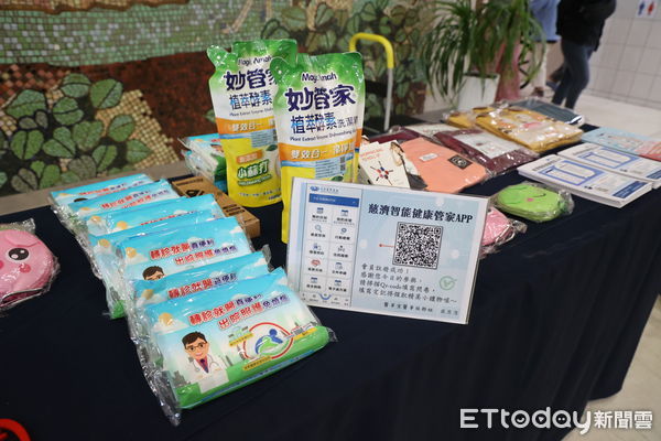 ▲▼花蓮慈院舉辦為期三天「慈濟智能健康管家APP」的限定快閃活動。（圖／慈濟醫學中心提供，下同）