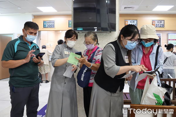 ▲▼花蓮慈院舉辦為期三天「慈濟智能健康管家APP」的限定快閃活動。（圖／慈濟醫學中心提供，下同）