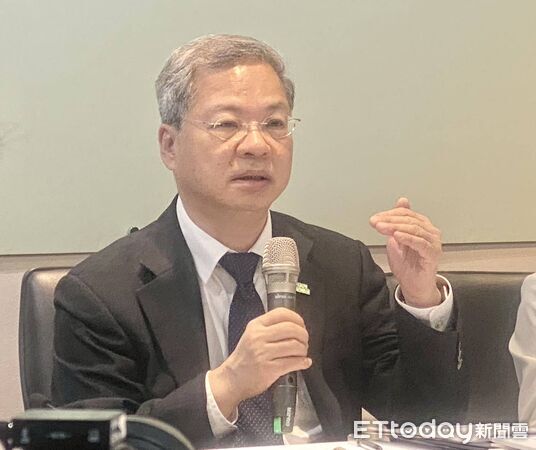 ▲▼行政院龔明鑫秘書長及經貿談判辦公室顏慧欣副總談判代表談論關稅。（圖／記者黃國霖攝）