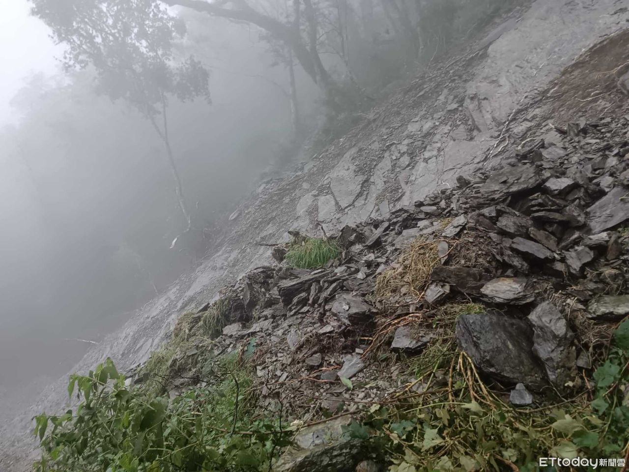 北大武山豪雨重創步道！棧橋砸毀、路基掏空　封山延至12月底