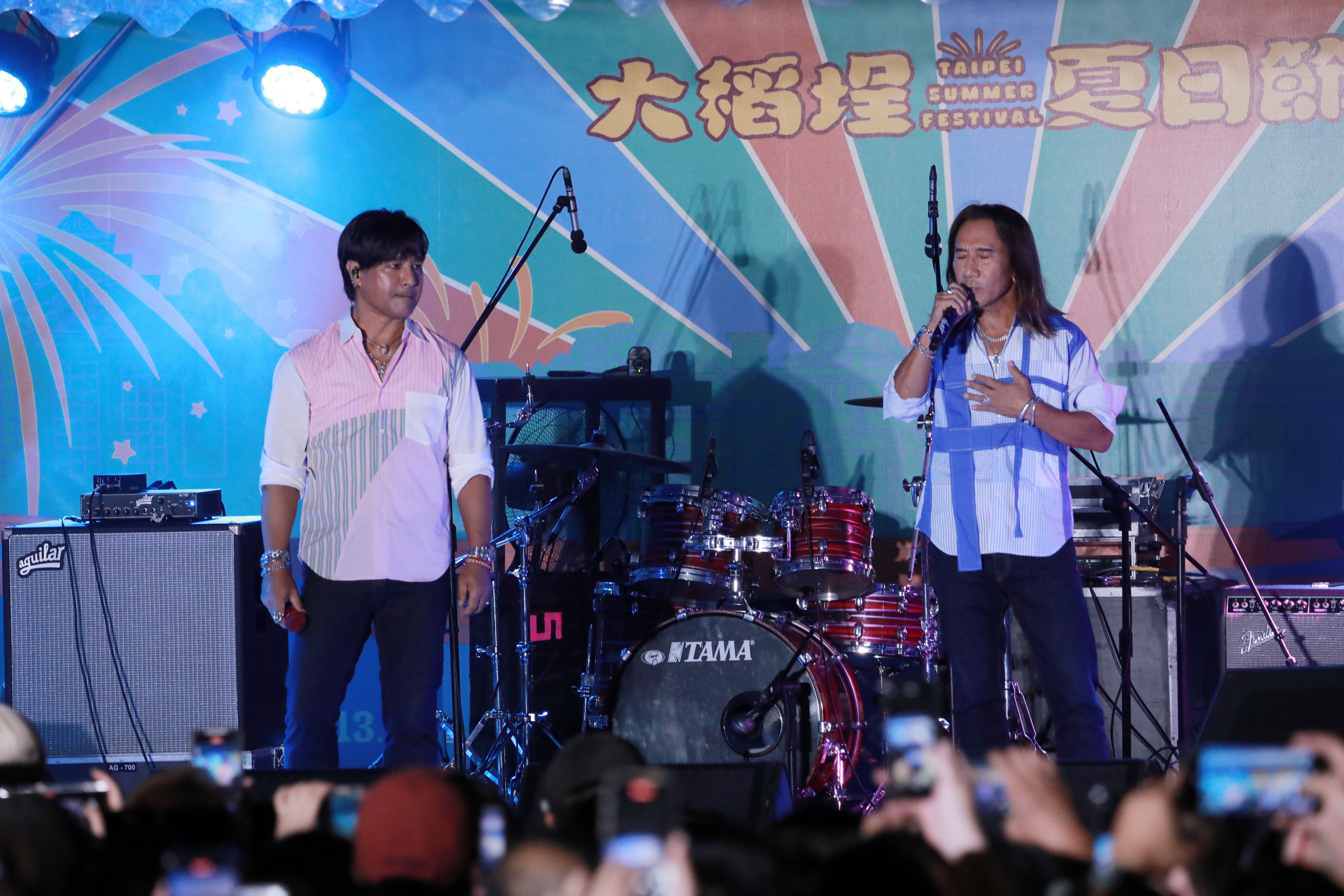 ▲▼UBER大稻埕煙火節新舊代言人快閃活動拍攝。（圖／記者周宸亘攝）