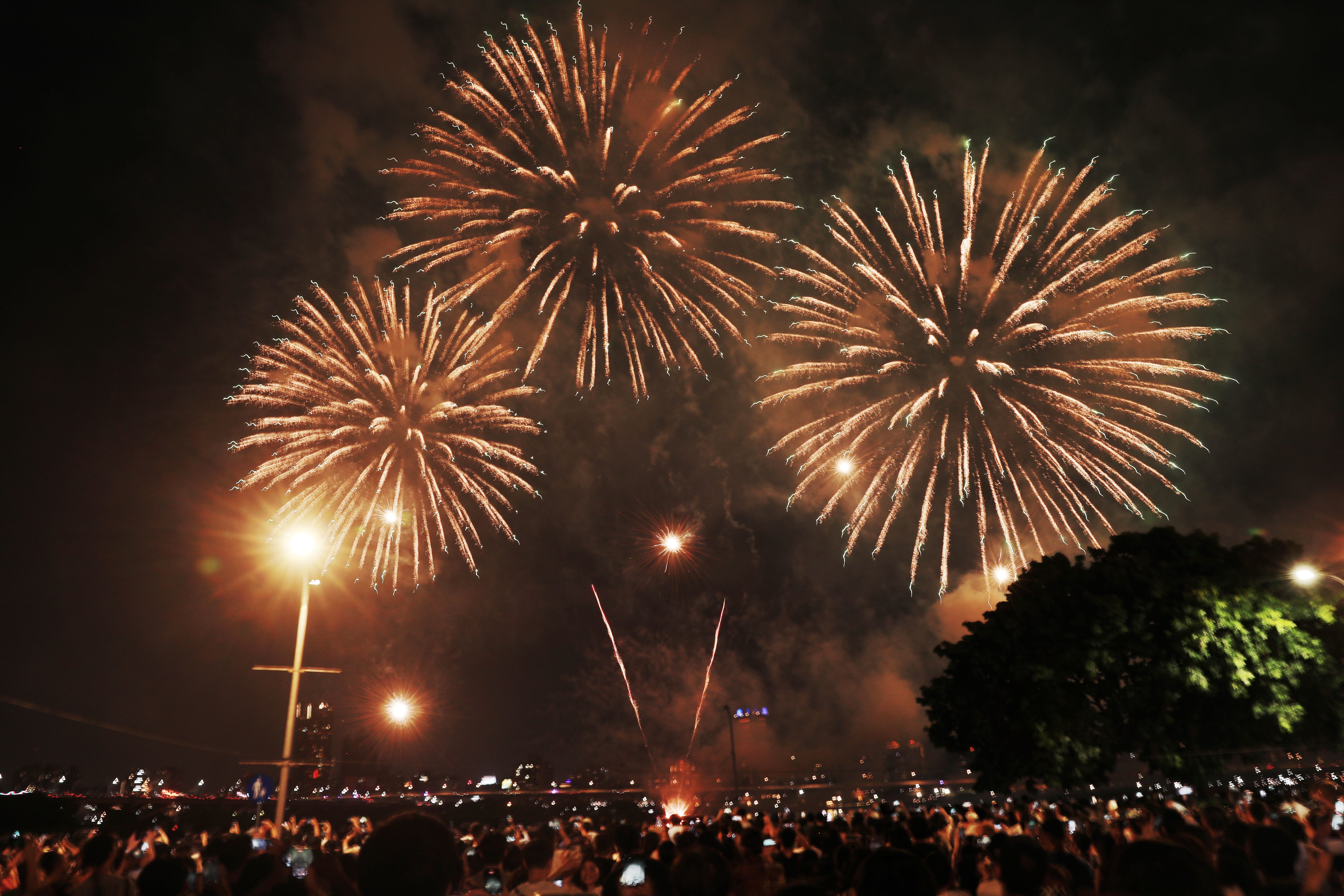 ▲▼UBER大稻埕煙火節新舊代言人快閃活動拍攝。（圖／記者周宸亘攝）