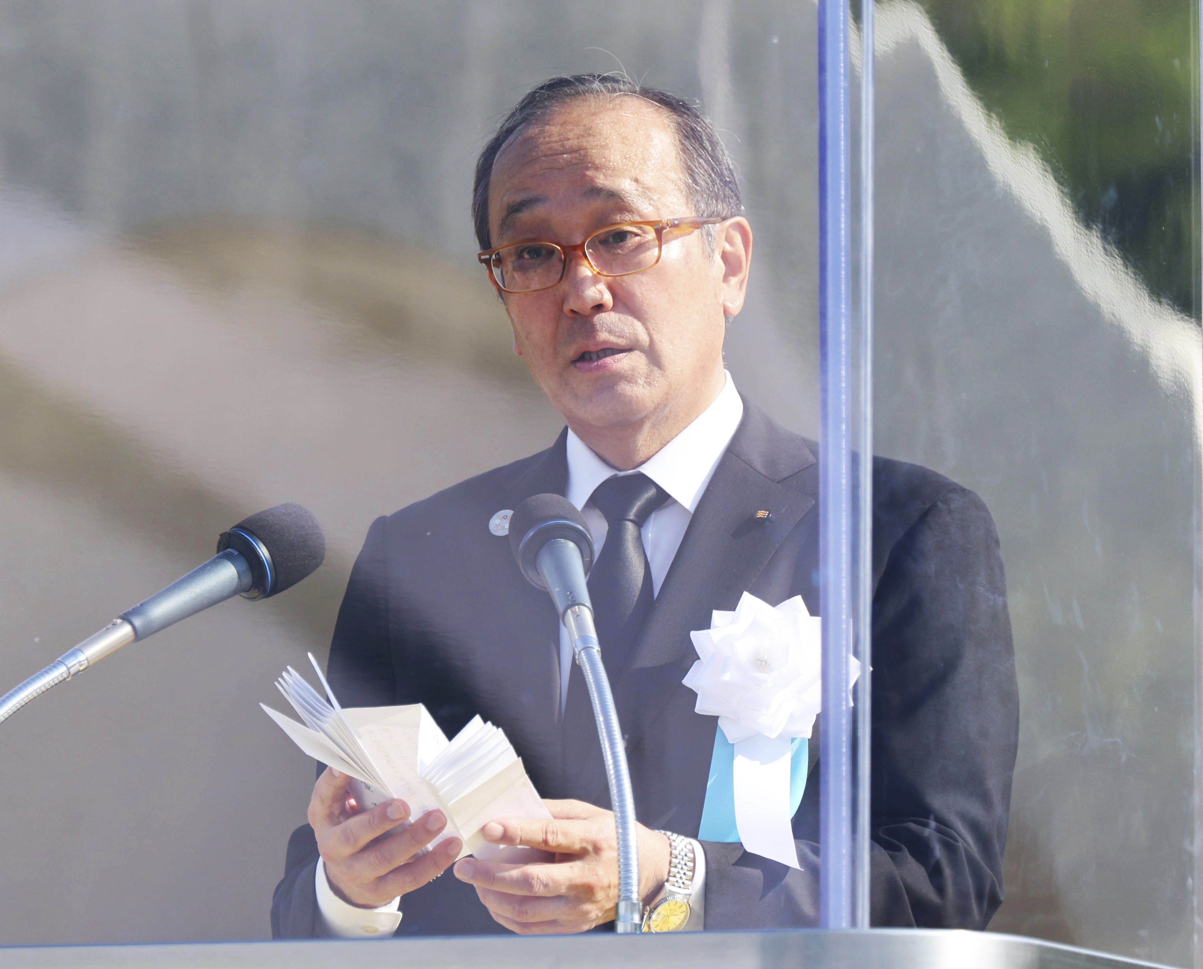 ▲廣島市長松井一實出席原爆80週年悼念儀式。（圖／圖／達志影像／美聯社）