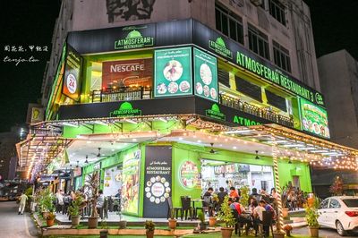 坐落古晉市中心＆飯店聚集區　24小時不打烊多道在地美食一站滿足