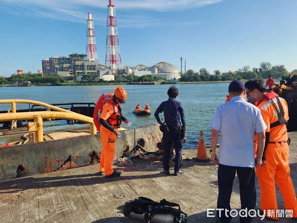 ▲▼高雄興達漁港發生釣客失蹤 。（圖／記者許宥孺翻攝）