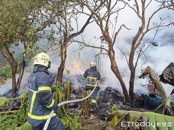 ▲▼林口一處工寮起火，驚見焦屍             。（圖／記者陳以昇翻攝）