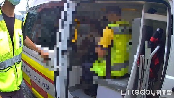 ▲情緒失控男子獲警方即時協助。（圖／記者楊晨東翻攝）