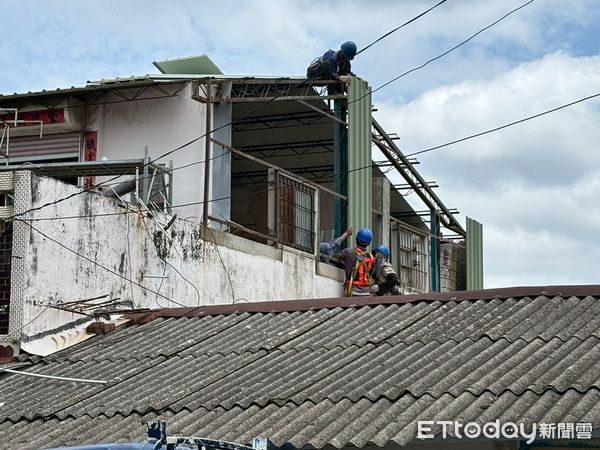 ▲▼鐵道局媒合廠商針對白河災損房屋修繕。（圖／鐵道局提供）