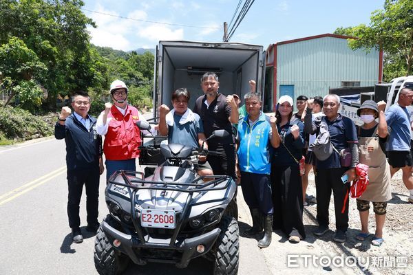 ▲▼豪雨重創！山區生活物資短缺　陳其邁「親送15頭豬」進部落。（圖／記者賴文萱翻攝）