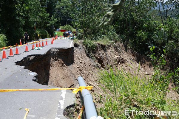 ▲▼豪雨重創！山區生活物資短缺　陳其邁「親送15頭豬」進部落。（圖／記者賴文萱翻攝）