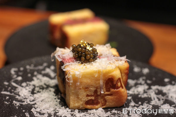 ▲厚切牛舌、牛筋炒飯招牌必吃　牛B燒肉8/15推新菜單「加送和牛菲力」 。（圖／記者黃士原攝）