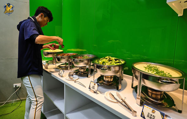 ▲中信兄弟賽前餐食。（圖／中信兄弟提供）