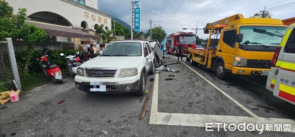 ▲▼恐怖女開車暴衝1死2傷！夫婦看病遭撞飛　妻子傷重身亡。（圖／翻攝照片）
