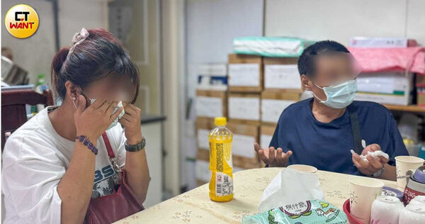 K童母親想到兒子在安置機構的生活宛如噩夢，忍不住淚如雨下。（圖／黃耀徵攝）