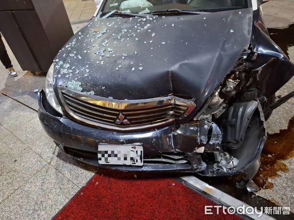 ▲▼ 警車            。（圖／記者黃彥傑翻攝）