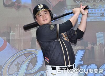 金鏞情誼無價!陳鏞基深情送別胡金龍 :我會陪你走到最後