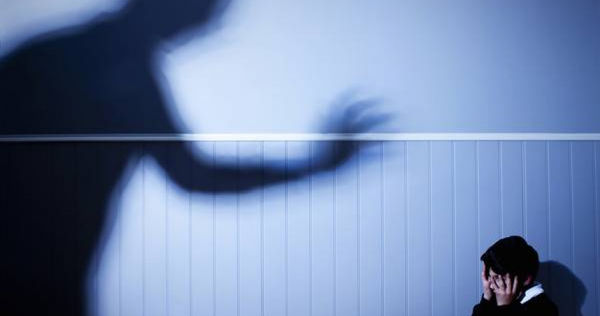 新北某安置中心多位學童遭性侵，還有孩子被社工判定在機構自學，無法與外界聯絡而失去求救管道。（示意圖／CFP）