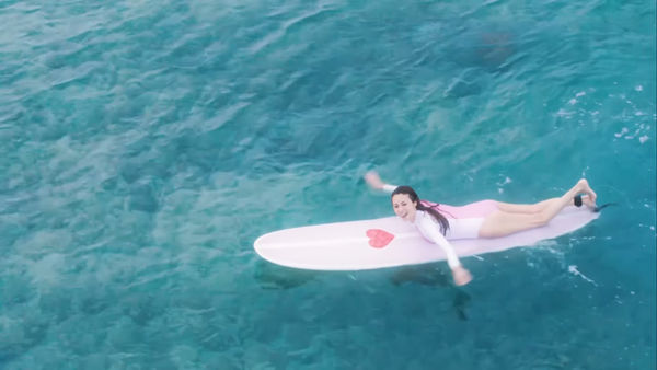 ▲▼深田恭子蜜大腿瘦到皮包骨。（圖／翻攝自IG）