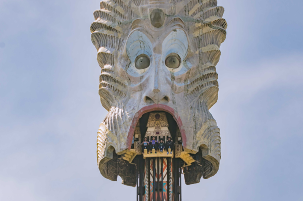 ▲六福村推出「爸爸我愛您」父親節專屬優惠，8月8日至8月10日限時三天免費,《光之祭典》高空煙火秀。（圖／業者提供）