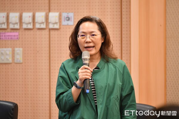 ▲▼骨科部由姚定國醫師分享「手術醫師角色及ERAS介入」，強調病人與團隊共同參與，是ERAS成功關鍵。（圖／慈濟醫學中心提供，下同）