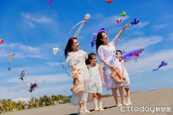 ▲▼旗津風箏節氣墊水樂園。（圖／記者許宥孺翻攝）