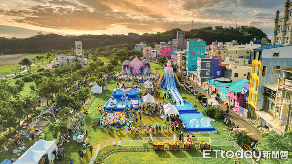 ▲▼旗津風箏節氣墊水樂園。（圖／記者許宥孺翻攝）