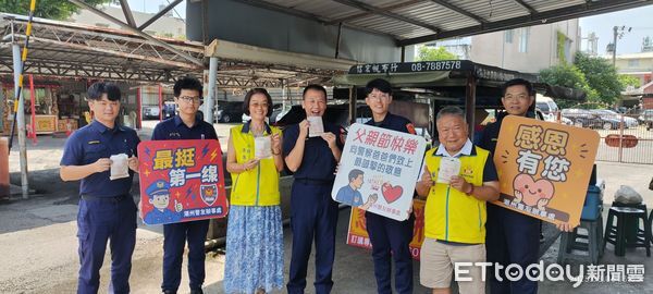 ▲潮州警友辦事處慰問潮州警分局員警。（圖／記者陳崑福翻攝）