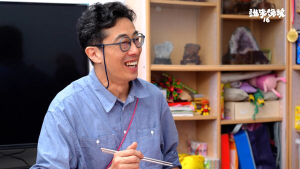 ▲▼馬念先（中）到金門拜訪居到日本的淑亭一家人  。（圖／公視提供）