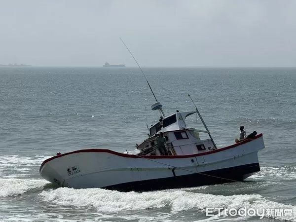 ▲金門船隻擱淺。（圖／記者林名揚翻攝，下同）