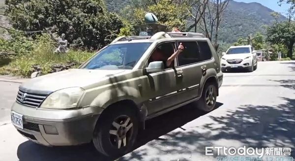 ▲▼豪雨狂炸路基流失！南橫寶來二橋至桃源區公所搶通　有條件通行。（圖／記者賴文萱翻攝）