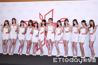 獨家/成人展最特別攤位「幫女優穿衣服」 TRE執行長:別只在網路看