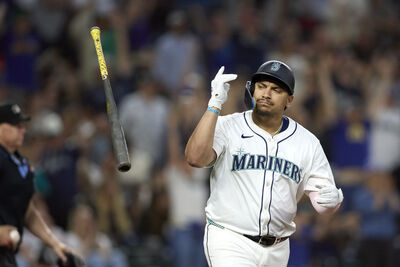 水手新援奈勒狂轟、猛盜！　追平鈴木一朗紀錄