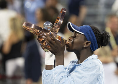 主場奇蹟!18歲姆博科逆轉大坂直美 蒙特婁封后奪生涯首座1000冠軍