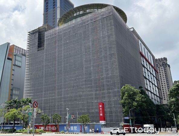 ▲台中,新光三越。（圖／記者游瓊華翻攝）