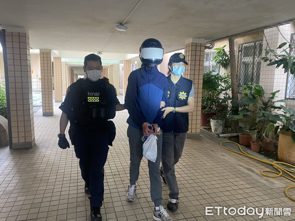 ▲▼             自稱法國模特兒的法籍男子抵達台灣轉機時，被發現行李內裝有大量大麻。（圖／記者沈繼昌翻攝，下同）