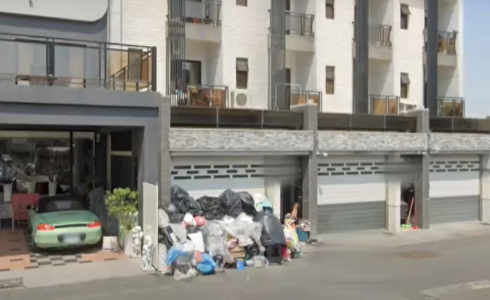 ▲▼ 屏東一棟豪宅成為女屋主的回收場，鄉公所、清潔隊強制清理。（圖／翻攝自Google地圖）