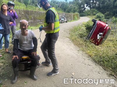 台中阿北轉彎不慎!車子翻落邊坡 自行爬出脫困未受傷