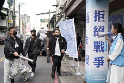 元朗事件翻版? 《零日攻擊》凱達格蘭大道暴打孕婦 逼真到真警察上門關切