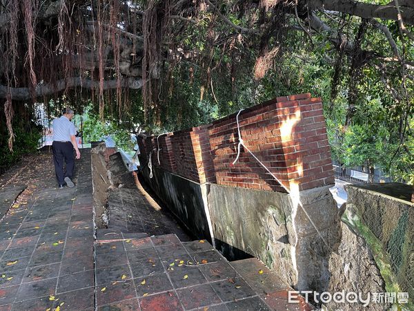 ▲南門段城垣殘蹟因連日豪雨沖刷，8月6日下午發生部分塌陷。（記者林東良翻攝，下同）