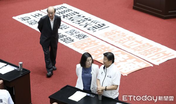 ▲▼柯建銘 吳思瑤 傅崐萁 王鴻薇  立法院院會 議場。（圖／記者屠惠剛攝）