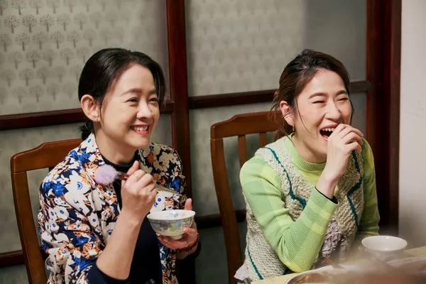 ▲百白與曾寶儀回到基隆的家。（圖／三立提供）