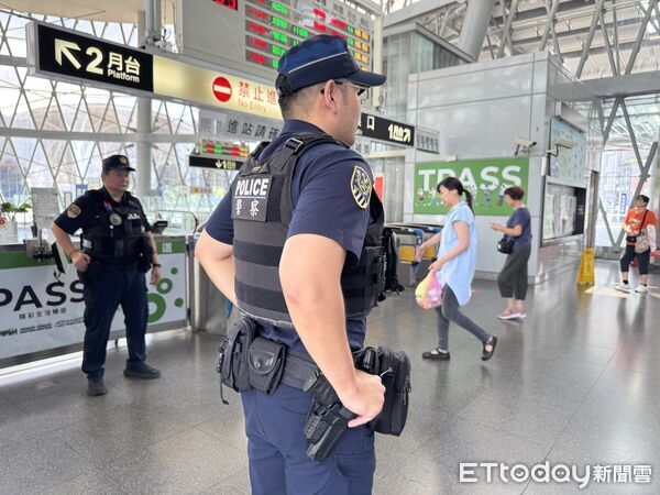 ▲基隆街友連日鬧場滋事 鐵路警設機動派出所。（圖／記者郭世賢翻攝）