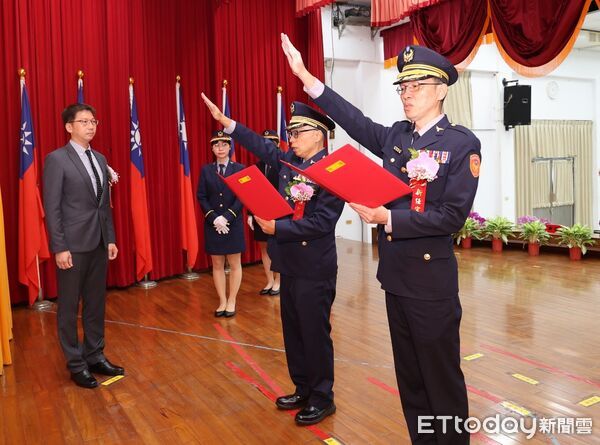 ▲屏東縣政府警察局卸新任分局長聯合交接典禮。（圖／記者陳崑福翻攝）
